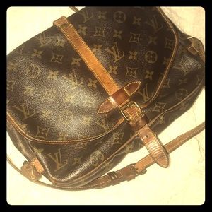Auth LOUIS VUITTON Monogram canvas Saumur